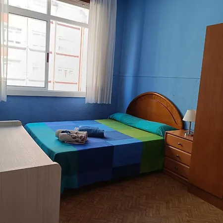 Piso Muy Antiguo, Alquilado A Estudiantes En El Curso Apartment *